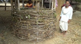 Round compost to convert vegetative waste into manure